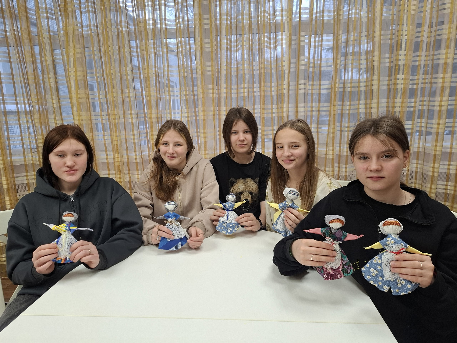 Образовательно-творческий проект «Хозяйка-рукодельница: кукла-оберег и помощница». 2 –й этап.