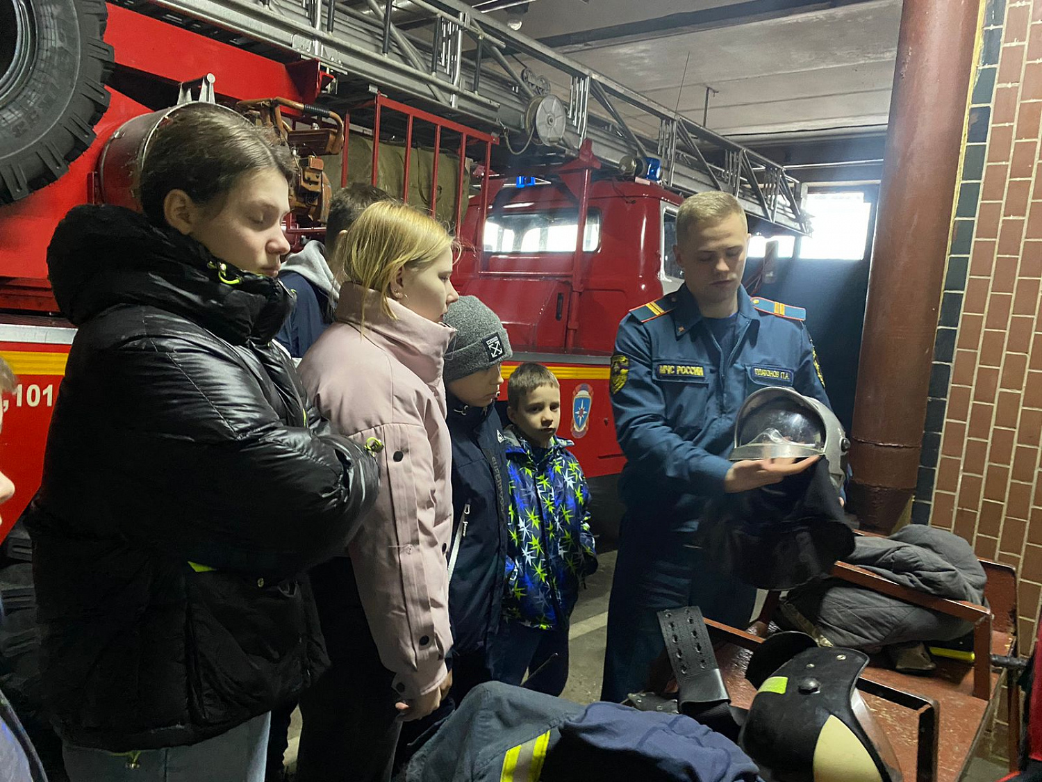 Экскурсия в 61 пожарно-спасательную часть Тихвинского района