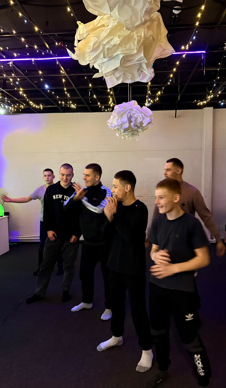 В гостях у Chilzy: танцы, караоке и море радости!